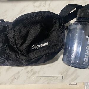 Supreme bag with water bottle( sealed and brand new)